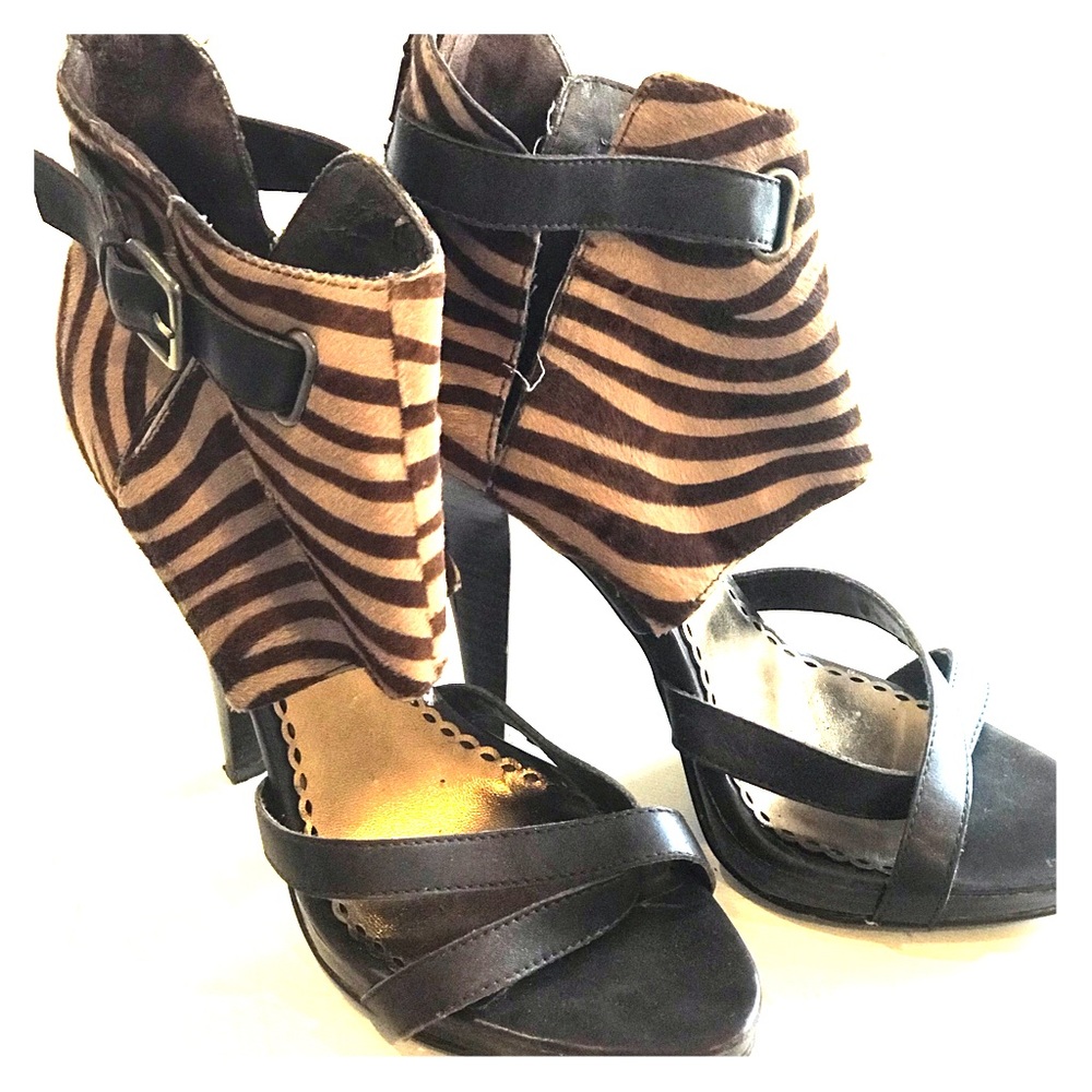 Women’s dress sandals